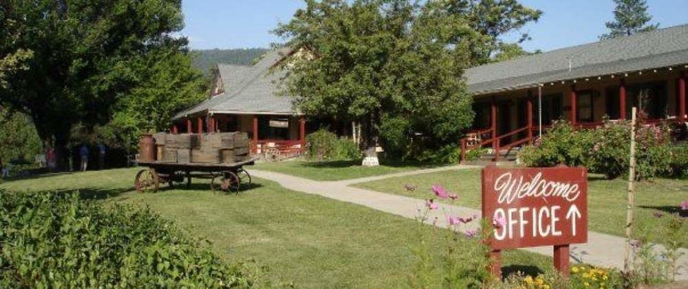 Sierra Sky Ranch Hotel Oakhurst Exterior photo